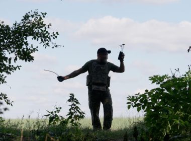 Член екіпажу розвідувального БпЛА. Фото Володимира Палилика
