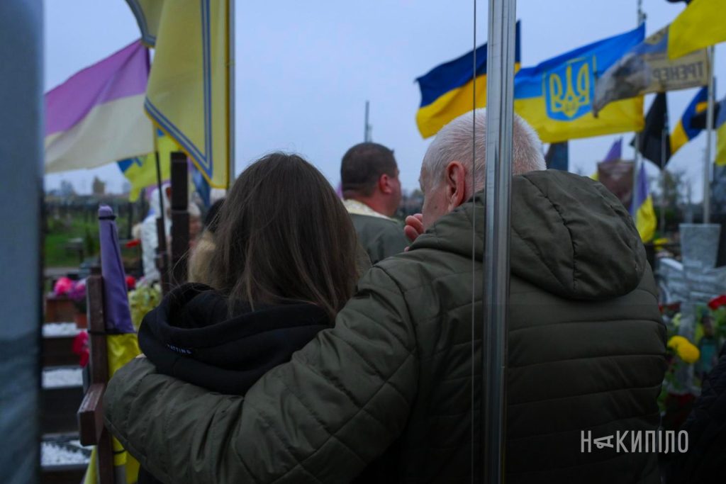 Прапори, спогади та дорога пам'яті: фоторепортаж з автопробігу в Харкові Прапори, спогади та дорога пам'яті: фоторепортаж з автопробігу в Харкові