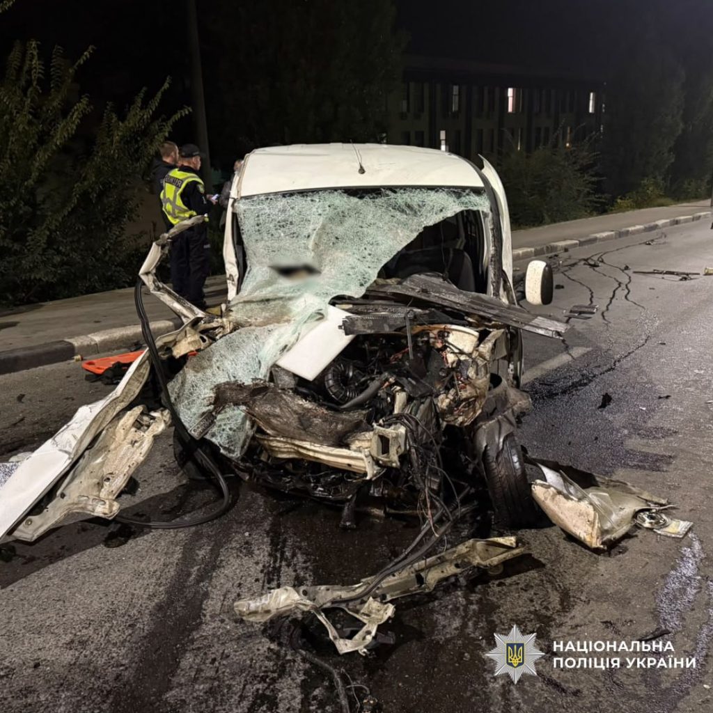Двоє людей загинули внаслідок аварії в Харкові Двоє людей загинули внаслідок аварії в Харкові