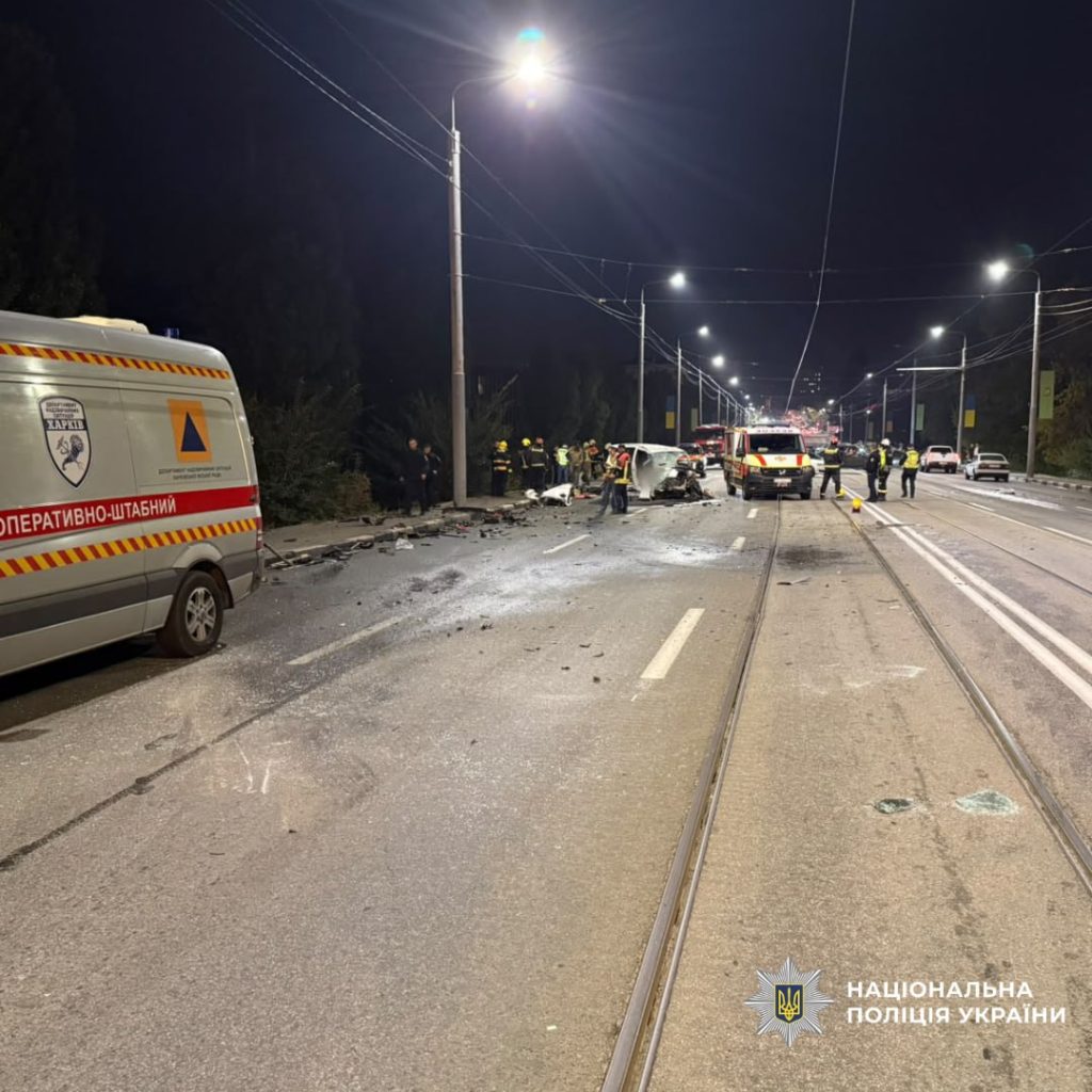 Двоє людей загинули внаслідок аварії в Харкові Двоє людей загинули внаслідок аварії в Харкові