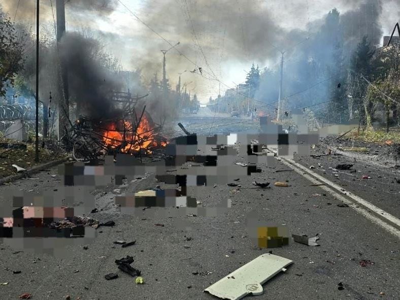 росіяни вдарили по автобусу в Краматорську: 33 людини загинули росіяни вдарили по автобусу в Краматорську: 33 людини загинули