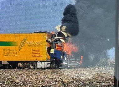 Горить кабіна фури після прильоту фпв-дрона.