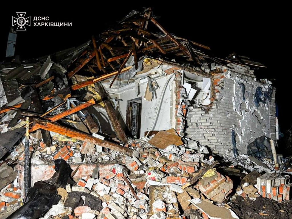 Двоє людей загинули в селищі на Харківщині через росіян Двоє людей загинули в селищі на Харківщині через росіян