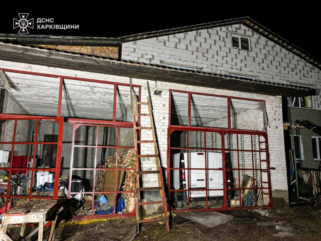 Двоє людей загинули в селищі на Харківщині через росіян Двоє людей загинули в селищі на Харківщині через росіян