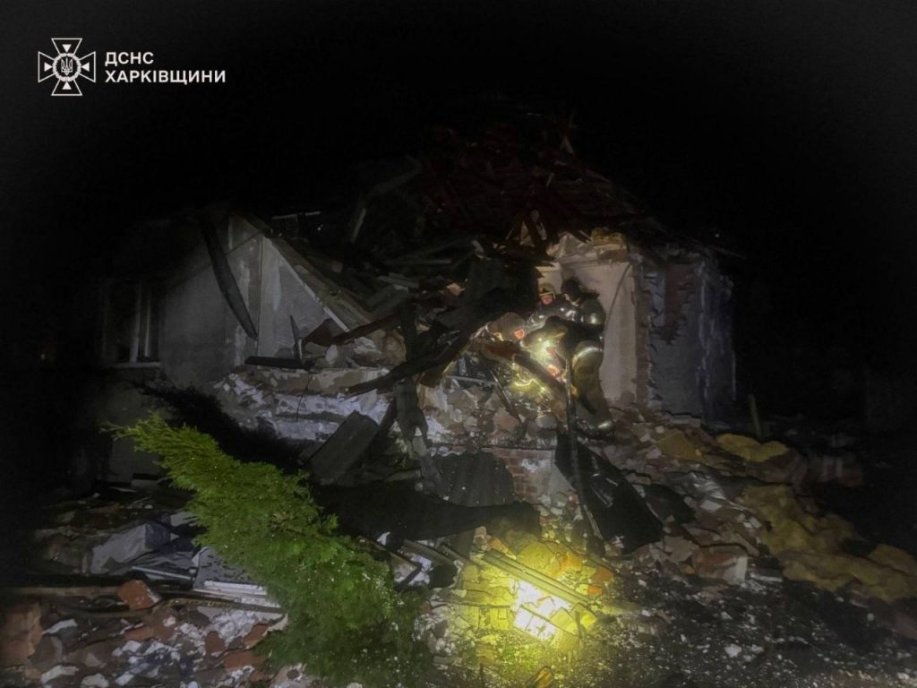 Двоє людей загинули в селищі на Харківщині через росіян Двоє людей загинули в селищі на Харківщині через росіян