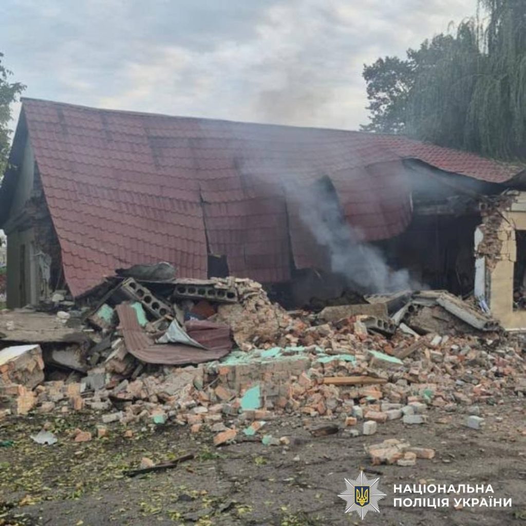 Двоє людей загинули, ще 24 постраждали внаслідок обстрілів Харківщини за добу Двоє людей загинули, ще 24 постраждали внаслідок обстрілів Харківщини за добу
