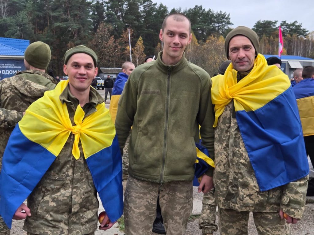 З полону звільнені 270 українських воїнів та цивільних З полону звільнені 270 українських воїнів та цивільних