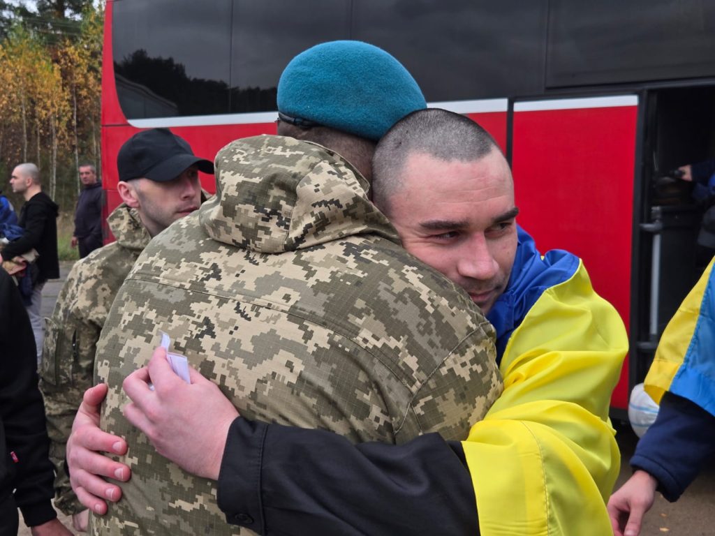 З полону звільнені 270 українських воїнів та цивільних З полону звільнені 270 українських воїнів та цивільних